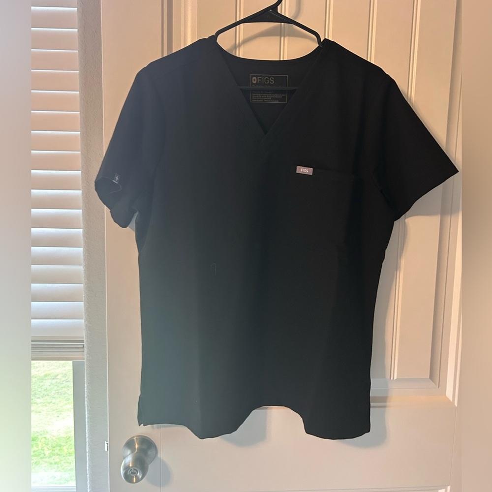 FIGS Women’s Black Scrub Set